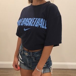 VINTAGE NIKE BASKETBALL TEE